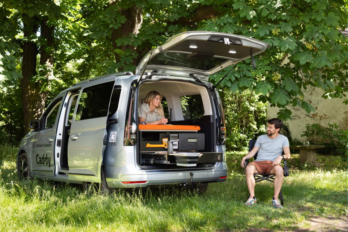 Camperbox für Hochdachkombi: Schlafplatz, Stauraum und Küche sinnvoll verbinden