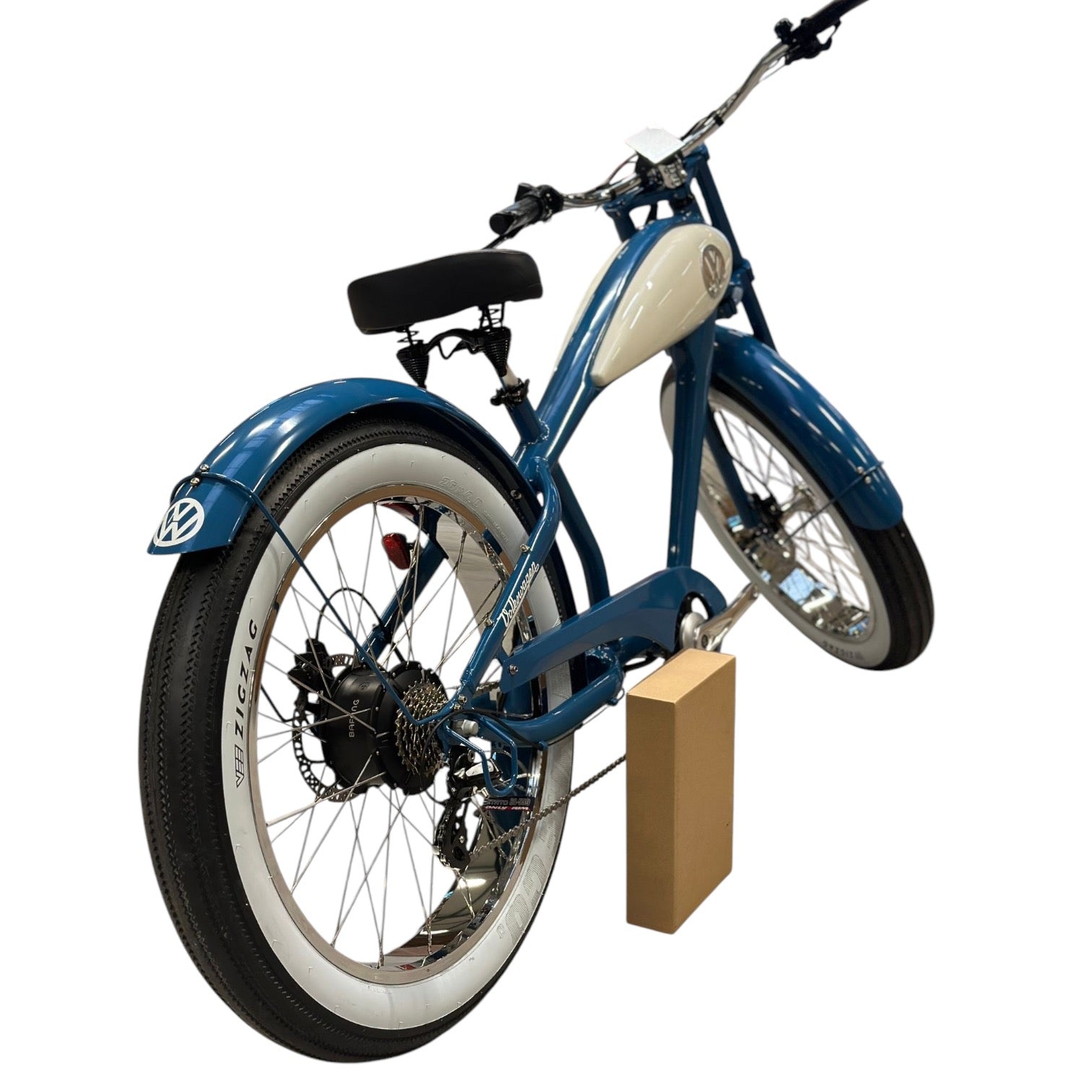Volkswagen Bulli Bike: Handgefertigt, mit 80 km Reichweite, 250 W Motor und nostalgischem Design. Perfekt für Abenteuer und Komfort!