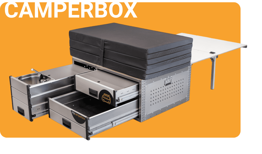 Camperboxen aus hochwertigem Aluminium mit robusten Schubladen, die bis 80 kg belastbar sind. Optionales Bett mit Kaltschaum-Matratze für eine erholsame Nacht beim Camping.