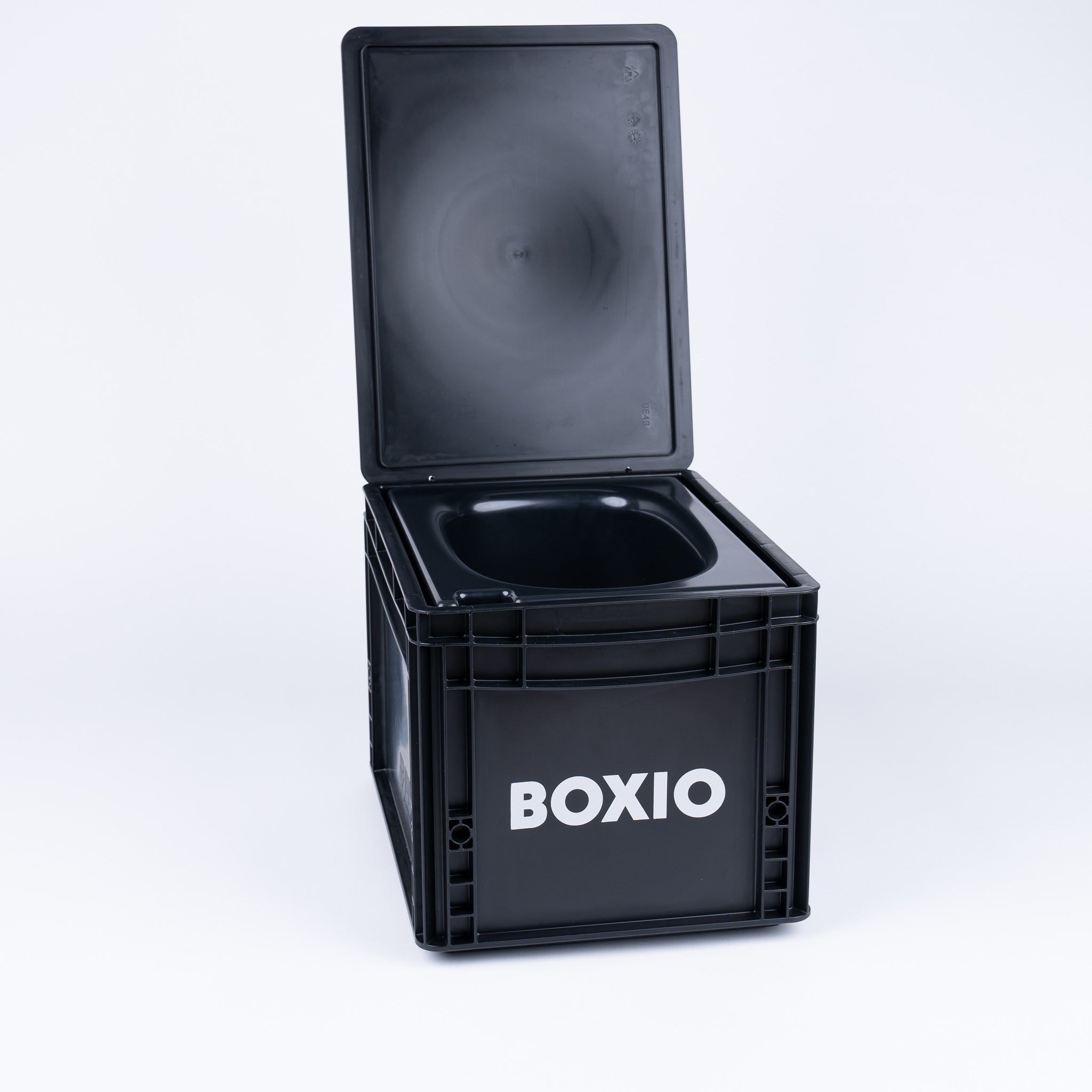 BOXIO TOILET: Leichte, umweltfreundliche Trockentrenntoilette im Eurobox-Format (40x30x28 cm). Nachhaltig & kompakt.