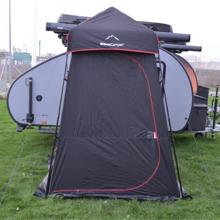 Praktisches Zelt für Bad, Umkleiden & Toilettennutzung: Abnehmbarer Boden, 3 Aufbewahrungstaschen, Deckenhaken für Außendusche – einfach transportabel.