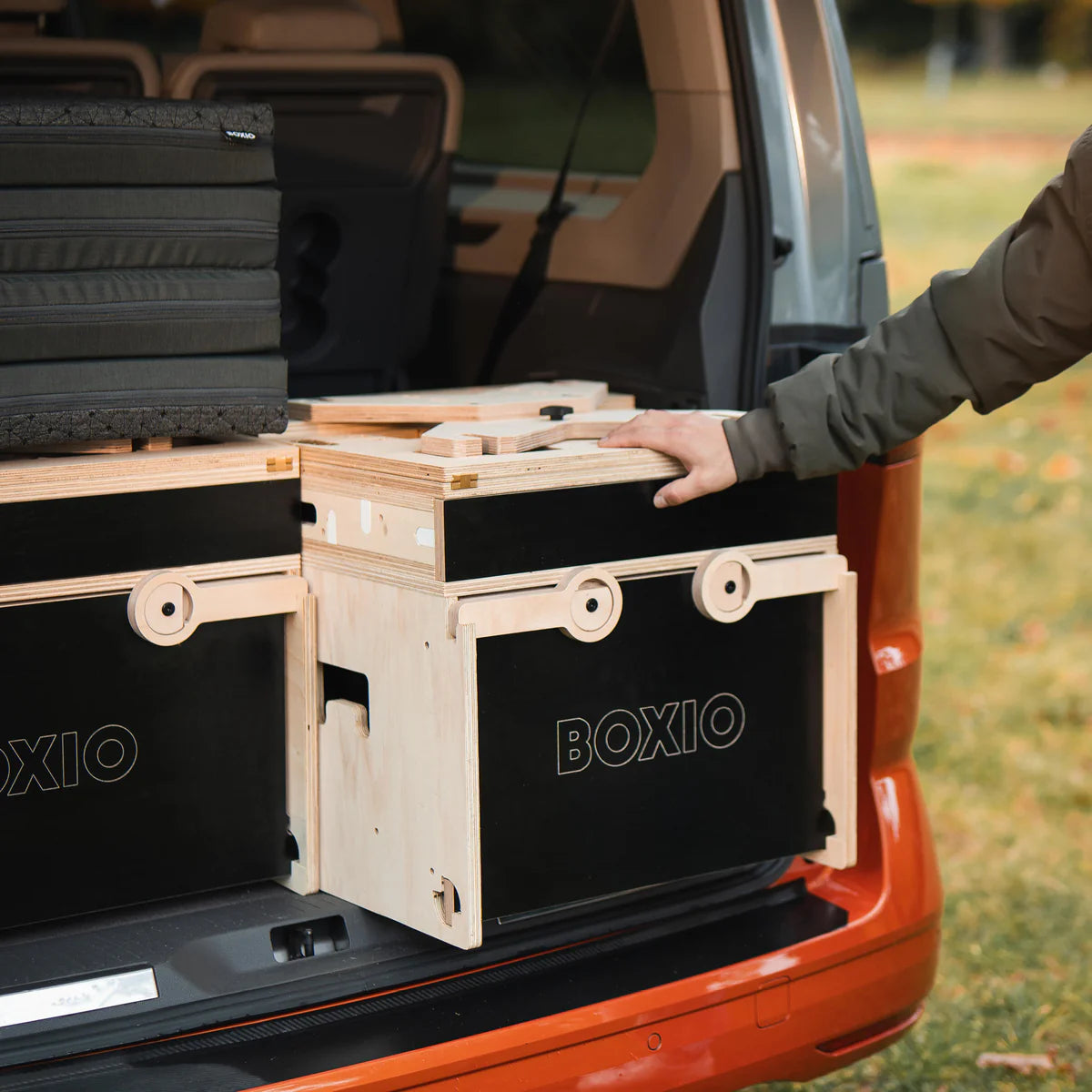 BOXIO RACK Modulare Campingbox mit Bett BUNDLE M