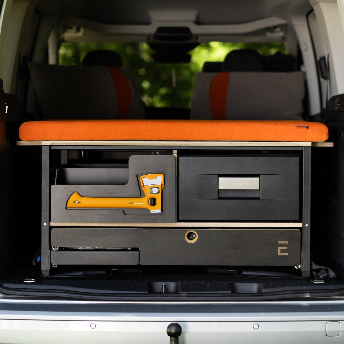 EGOE Nestbox M Komplettset – Campingbox mit Küche, Kühlschrank-Platz & Bett
