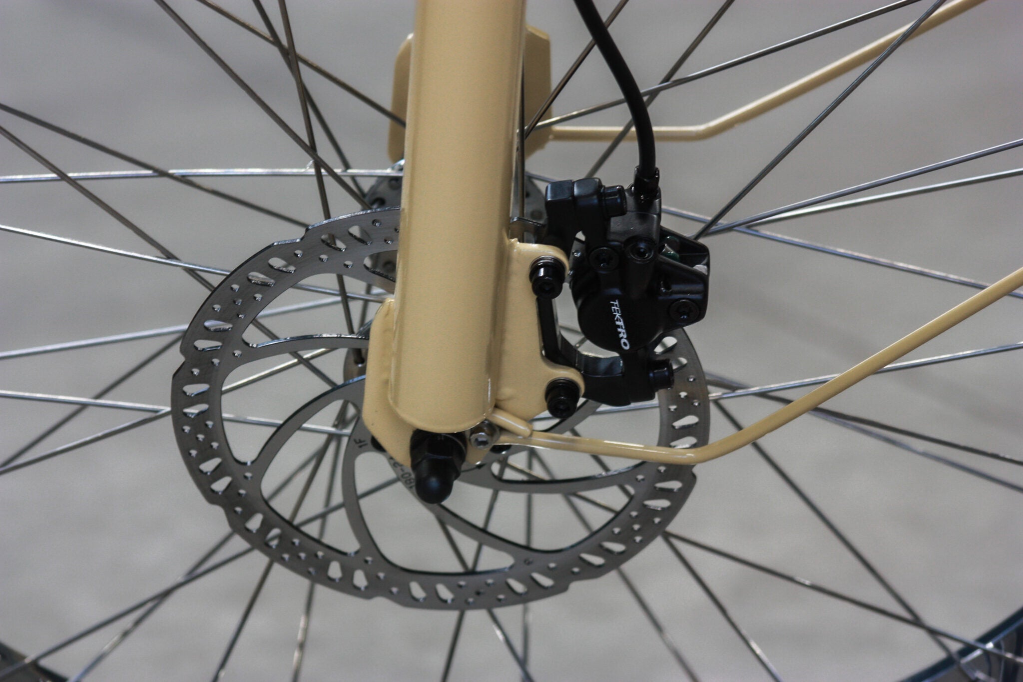 Detailansicht hydraulische Scheibenbremse e-Bike Fahrrad