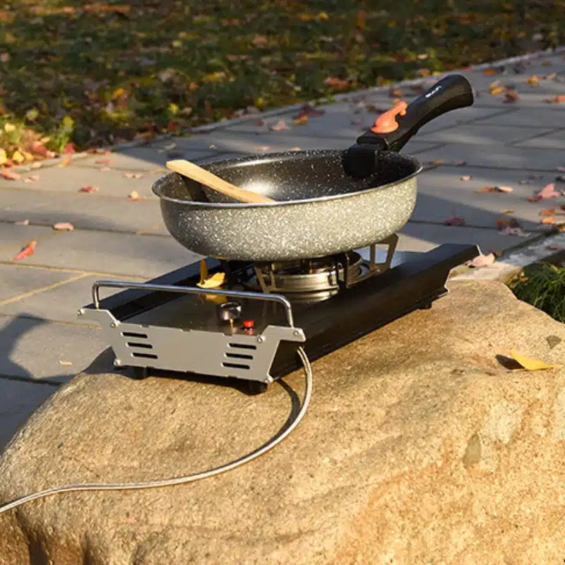 Tragbarer Gasherd 6800W: Kompakt, mit Aufbewahrungstasche und sicherer Halterung für Töpfe, ideal für unterwegs – schnell und platzsparend.