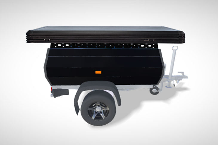VARIO Anhänger mit personalisierbarer Farbe, 720L Ladevolumen, und flexibler Ausstattung für Outdoor-Abenteuer.