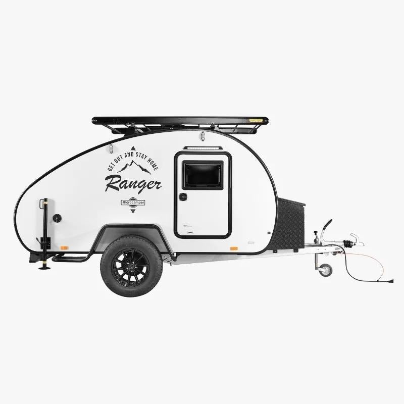 Hero Camper Ranger für Outdoor-Abenteuer. Mit Solarpanel, Kühlbox, Offroad-Achse, Thule Markise und Livingstone-Paket. Farboption: Light Grey.