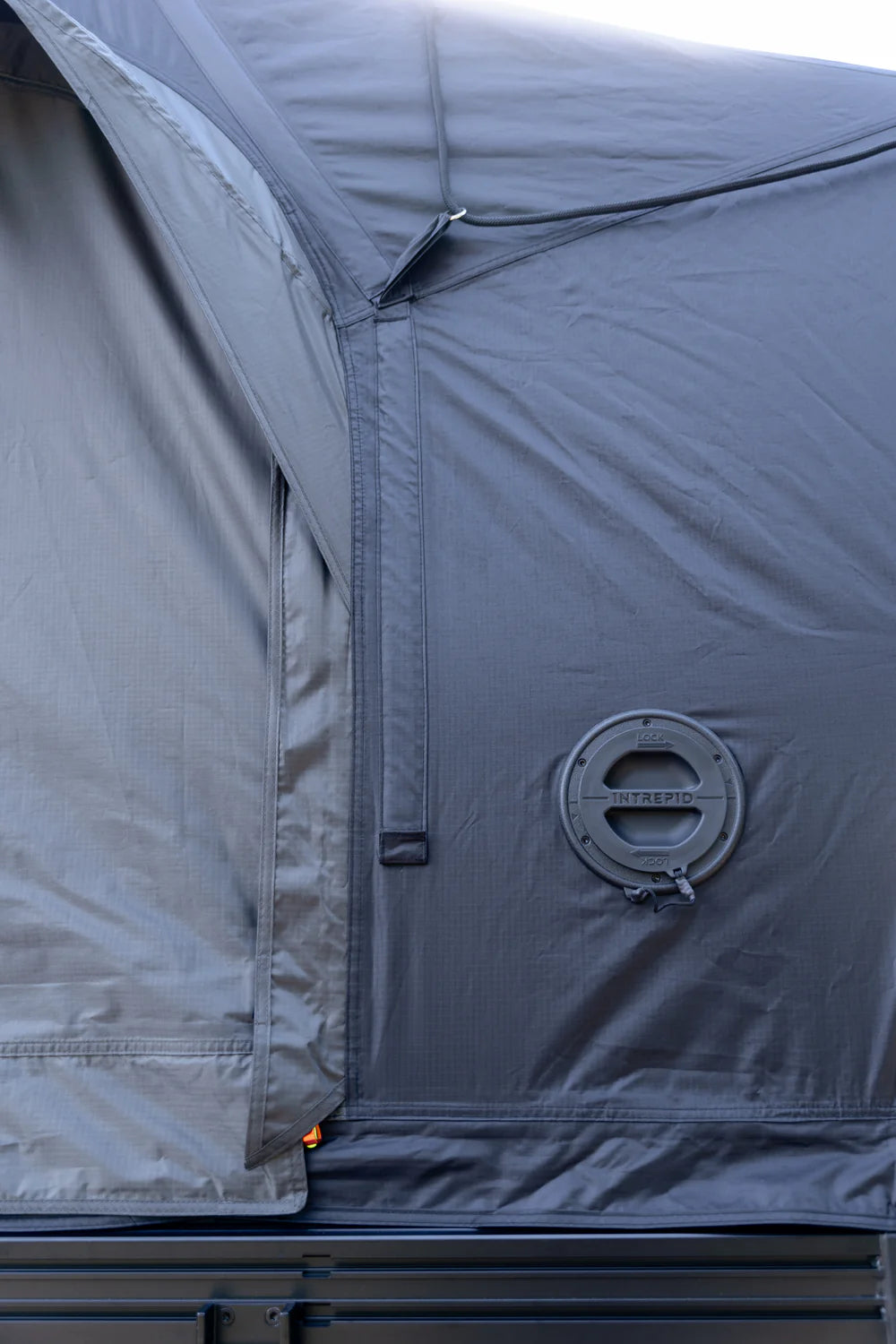 Intrepid Hybrid Hartschalen Dachzelt Geo 2.5 Pro