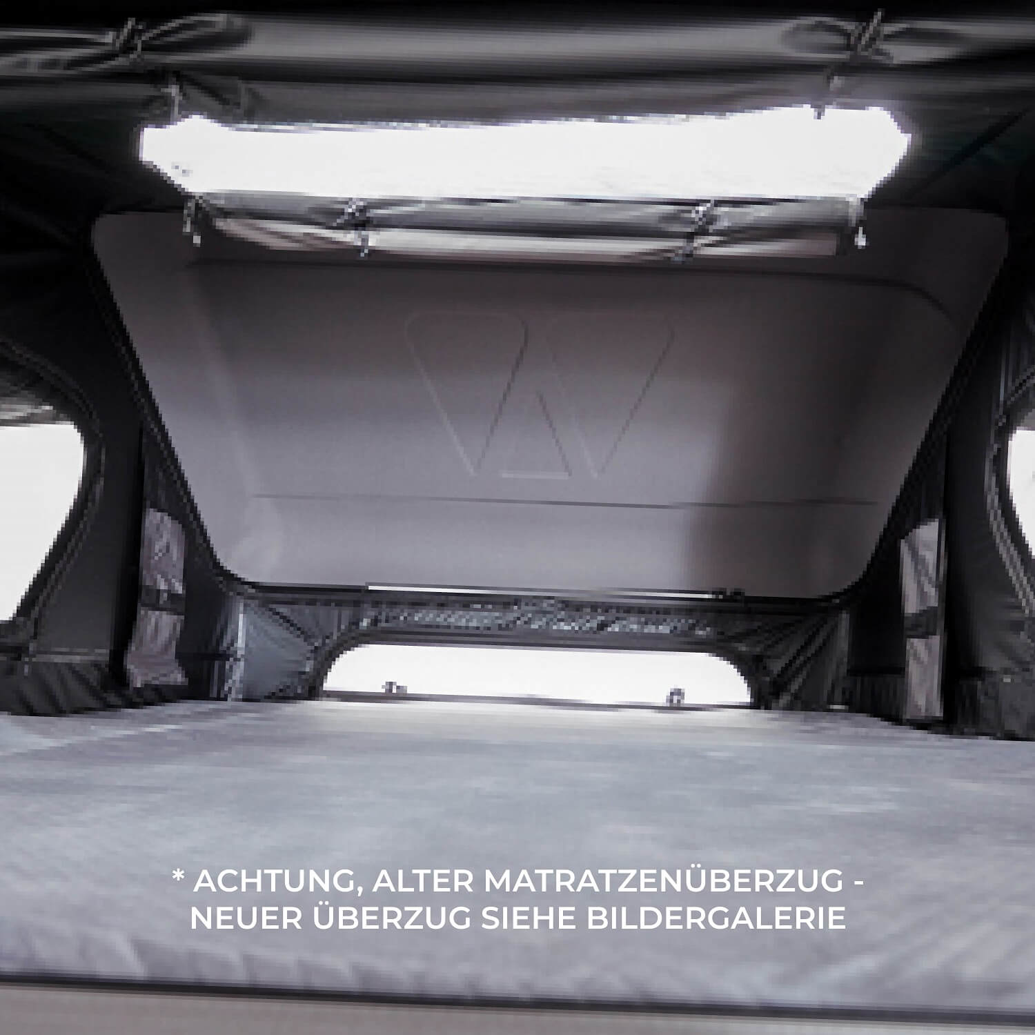 Hybrid Dachzelt MIGHTY OAK Gen 3.0: robuste Hartschale, recycelter Stoff, LED-Licht, schnell aufbaubar, ideal für 2-3 Personen, ganzjährig nutzbar.