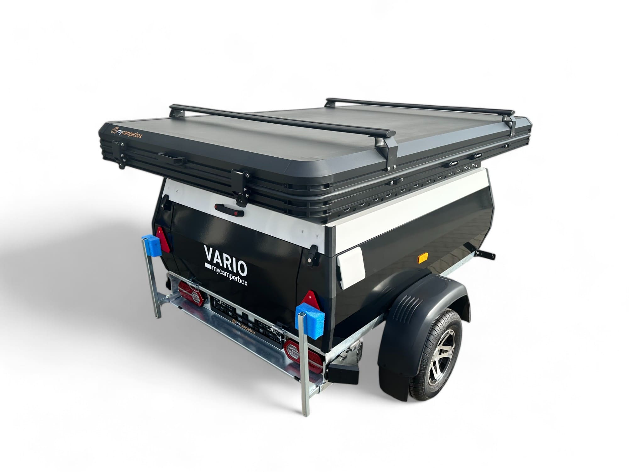 VARIO Comfortliner Anhänger mit Campnest 120 Dachzelt, flexibler Ausstattung und hoher Nutzlast für unvergessliche Outdoor-Abenteuer.