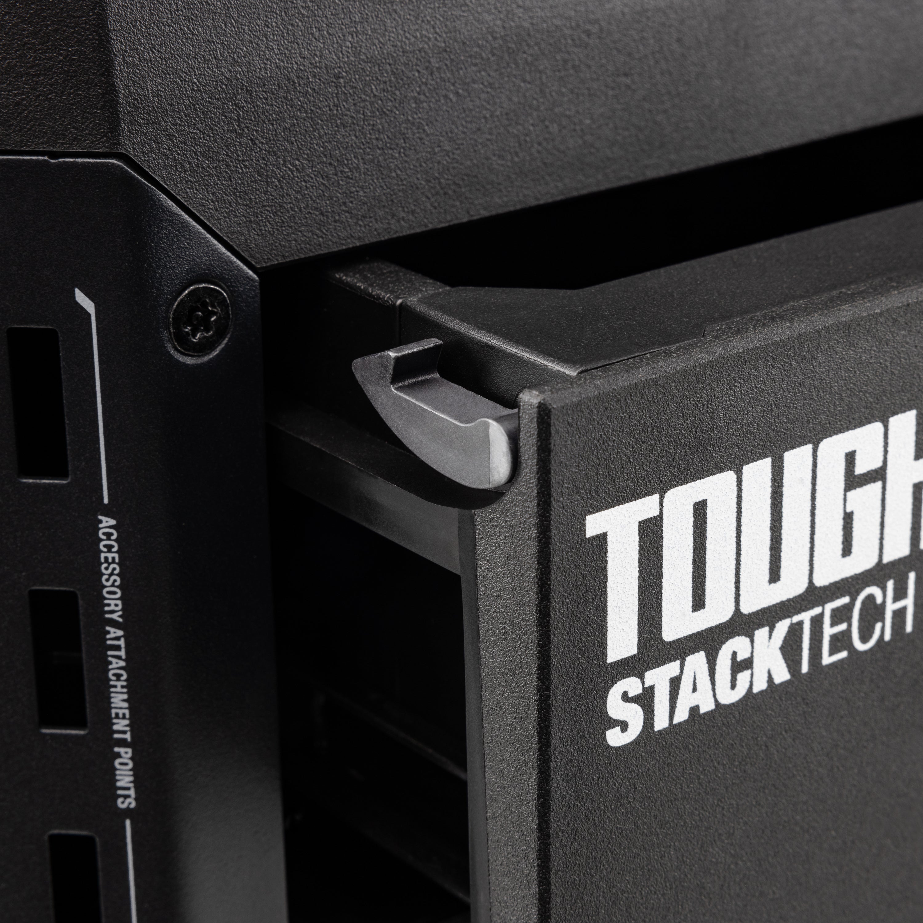 STACKTECH Campingbox mit 1 Schublade TB-B1-D-70-1. Schnellzugriff, robust, stahlverstärkter Deckel, IP65, modular anpassbar für Outdoor-Aktivitäten.
