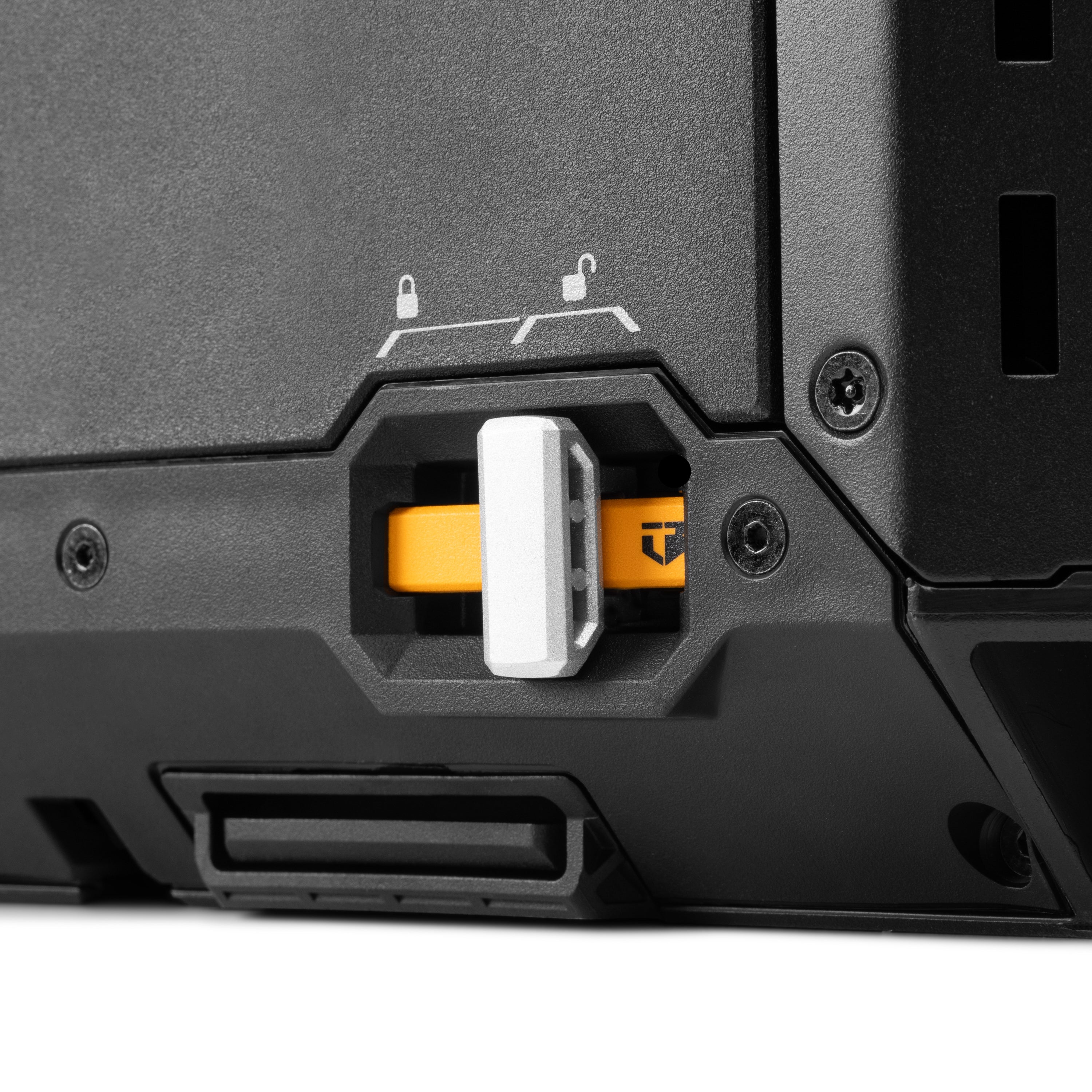 STACKTECH Campingbox mit 3 Schubladen TB-B1-D-70-3. Schnellzugriff, robuste Bauweise, IP65, stahlverstärkter Deckel, modular anpassbar für Outdoor-Aktivitäten.