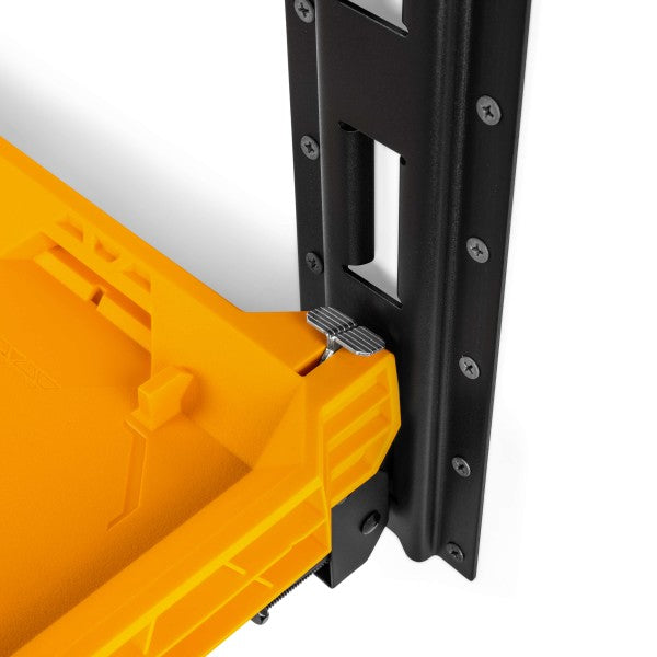 TOUGHBUILT StackTech Seitenansicht Regal Wandhalter Detail