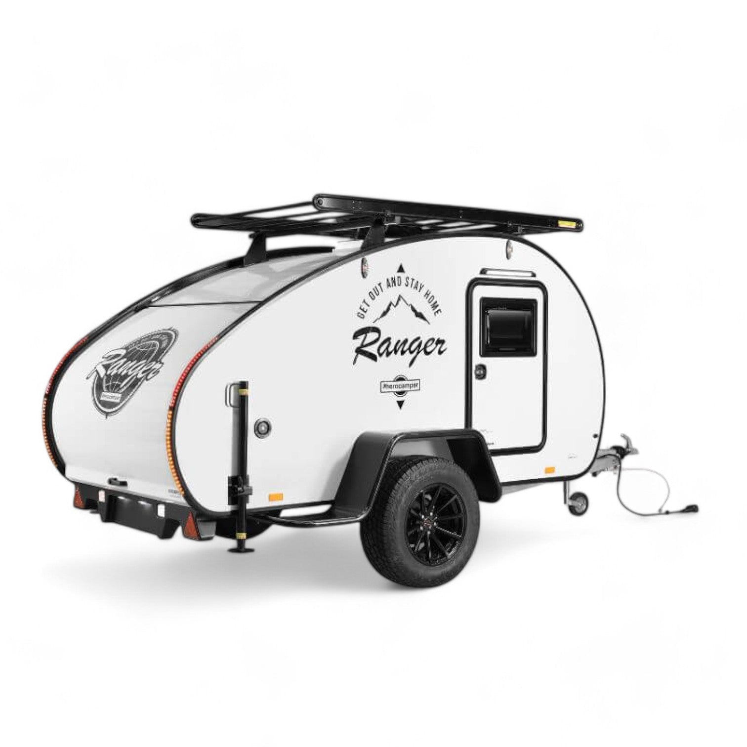 Hero Camper von dänischen Designern – isolierter, warmer Rückzugsort für Outdoor-Abenteuer mit Solarpanel, Kompressor Kühlbox und Offroad-Ausstattung.