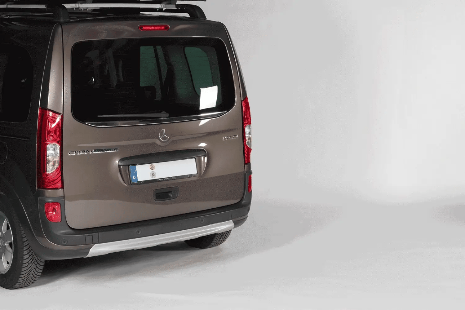 squiq Traveler max – Campingbox und Kofferraumauszug für Vans