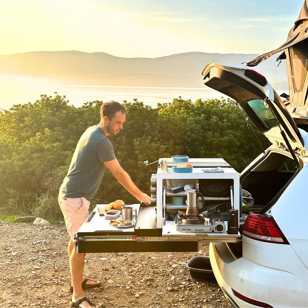 squiq Traveler regular – Campingbox und Kofferraumauszug für Kombis und große SUVs
