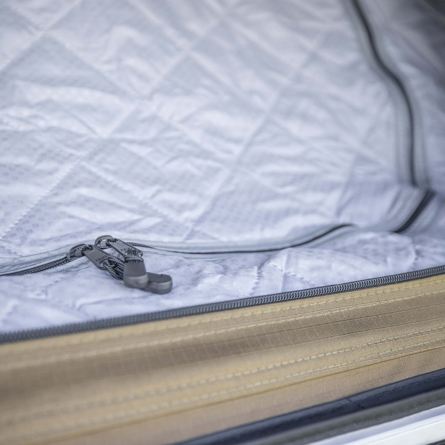 Thermo-Innenzelt für Campnest 120: Wärmeisolierung für komfortables Camping bei kaltem Wetter, einfache Installation, atmungsaktiv.