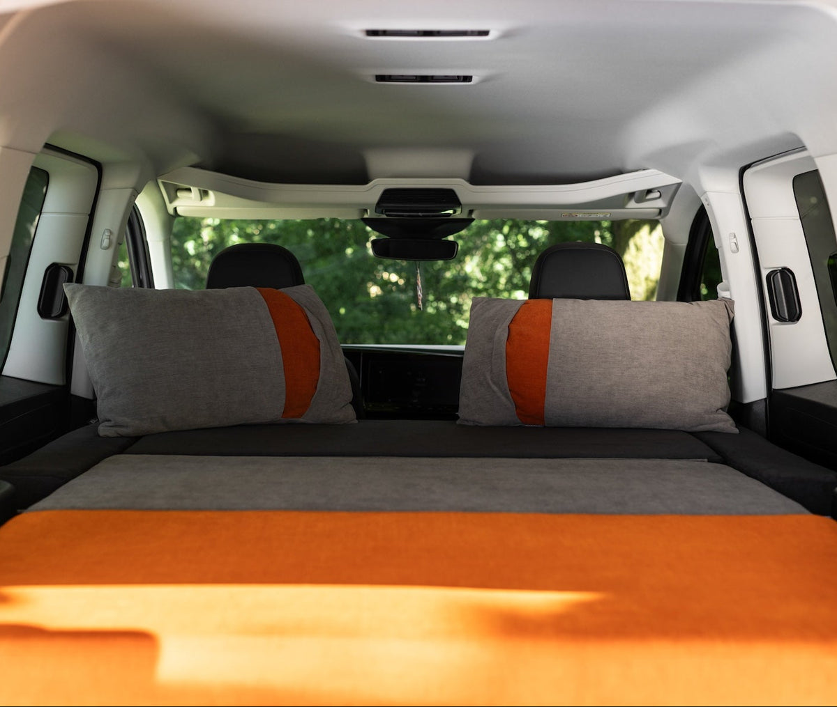 EGOE Nestbox M Komplettset – Campingbox mit Küche, Kühlschrank-Platz & Bett