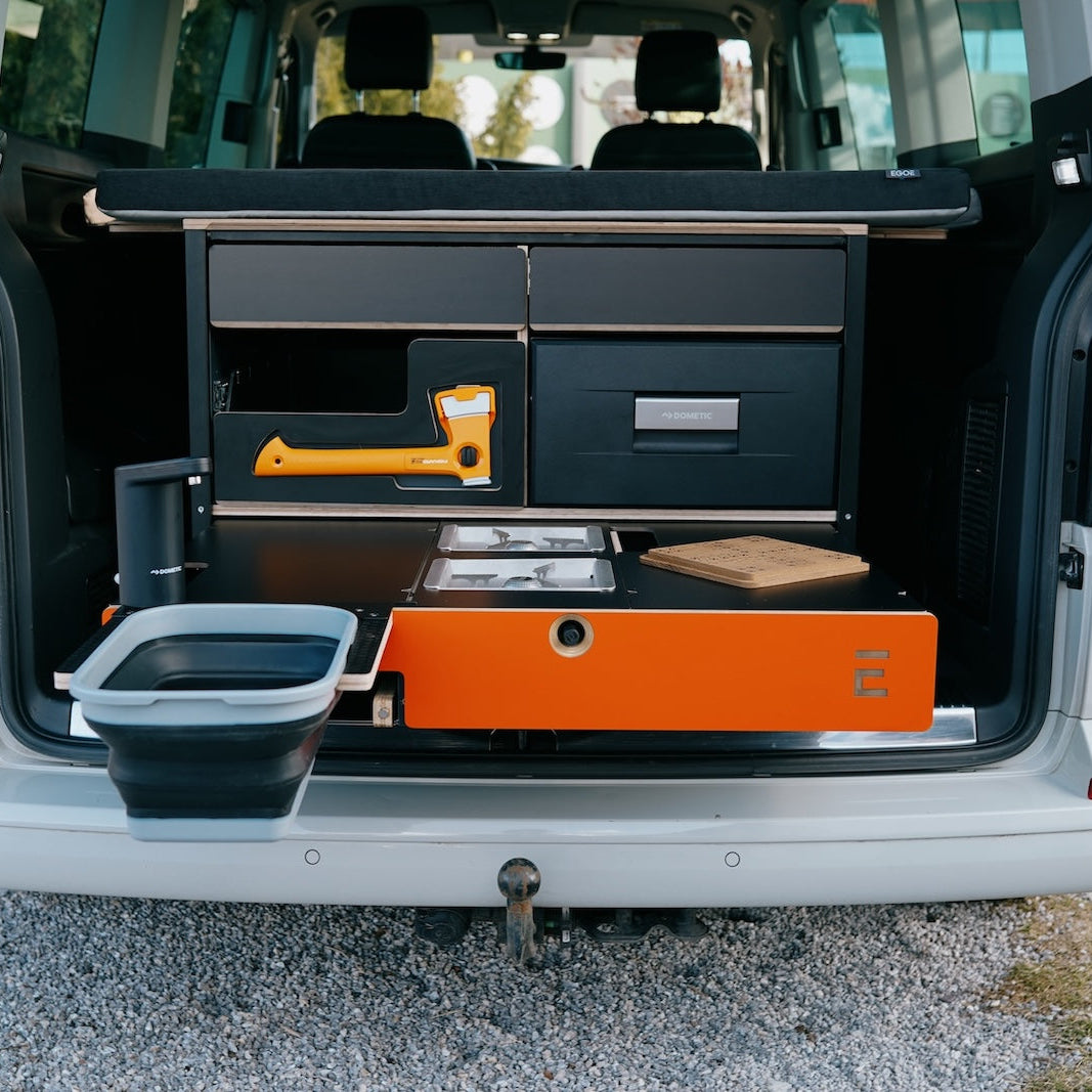 EGOE Nestbox L Komplettset – Große Campingbox mit Küche, 4 Schubladen & Kühlschrank-Platz