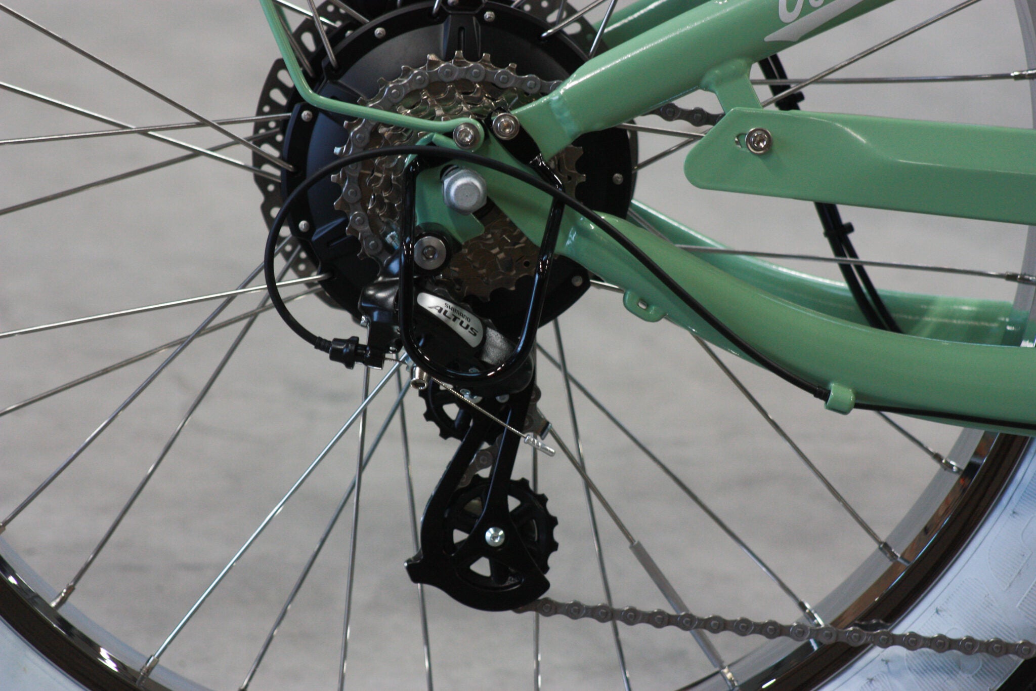 Elektrofahrrad im Bulli Design mit hochwertiger 7 Gang Kettenschaltung