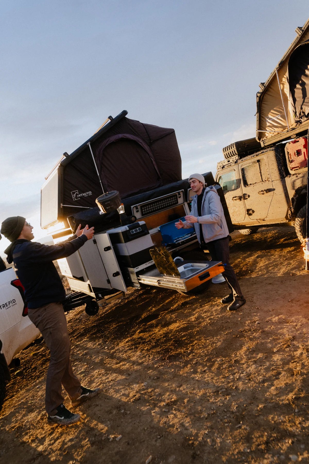 Intrepid Hybrid Hartschalen Dachzelt Geo 3.0 Pro