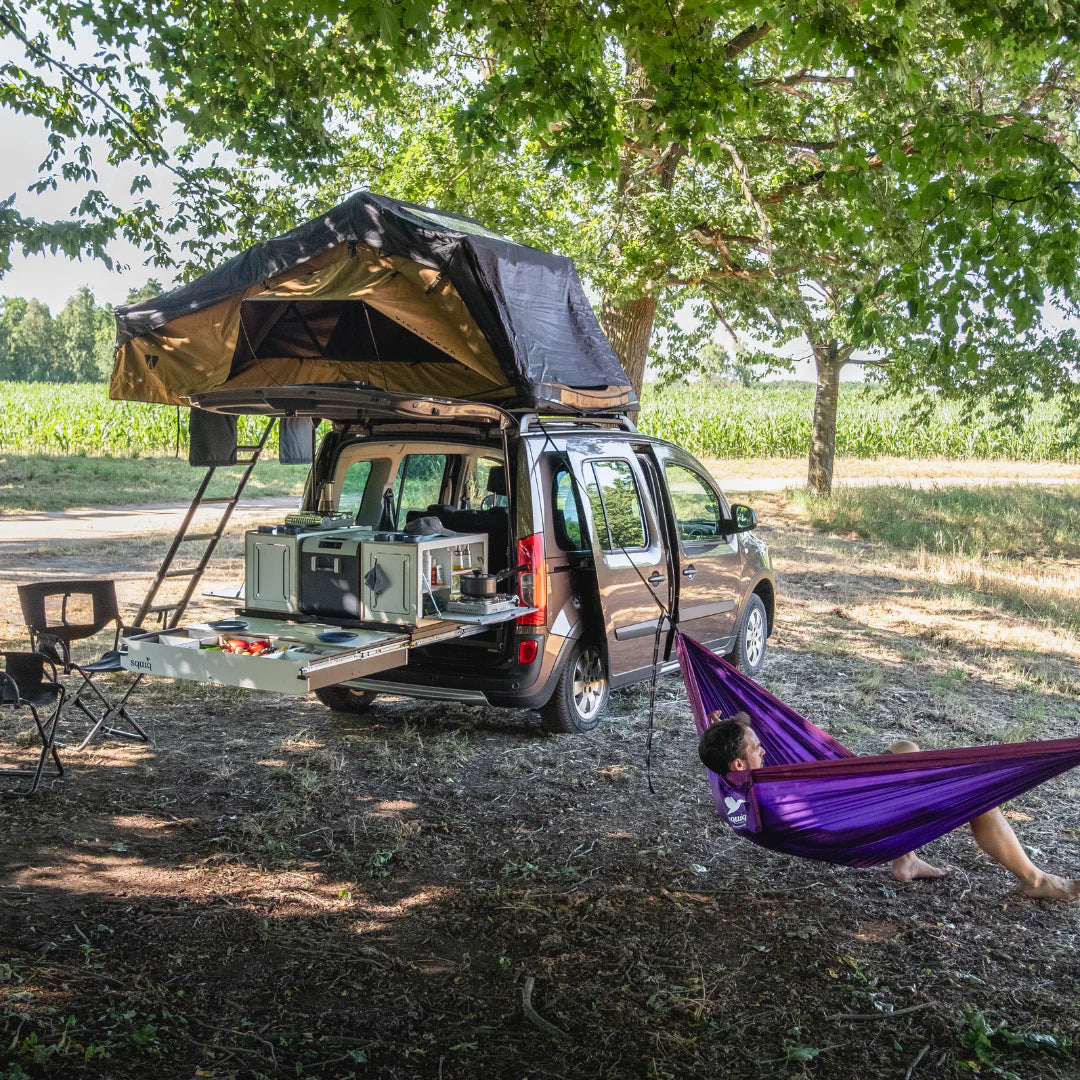 squiq Traveler max – Campingbox und Kofferraumauszug für Vans